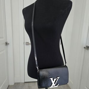 LOUIS VUITTON Crossbody/clutch